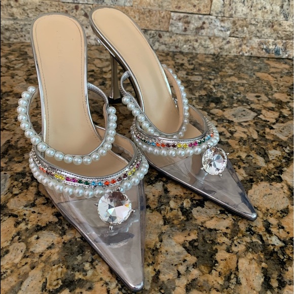 Mach & Mach Diamond of Elizabeth Imitation Pearl Pointed Toe Mule - Picture 8 of 12